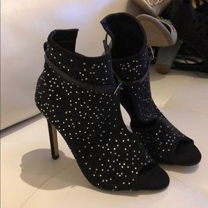 Black boots with diamonds